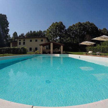 CASALE LA FATA -tipico toscano immerso nelle colline tra Lucca e Versilia, 6 appartamenti indipendenti Camaiore Esterno foto