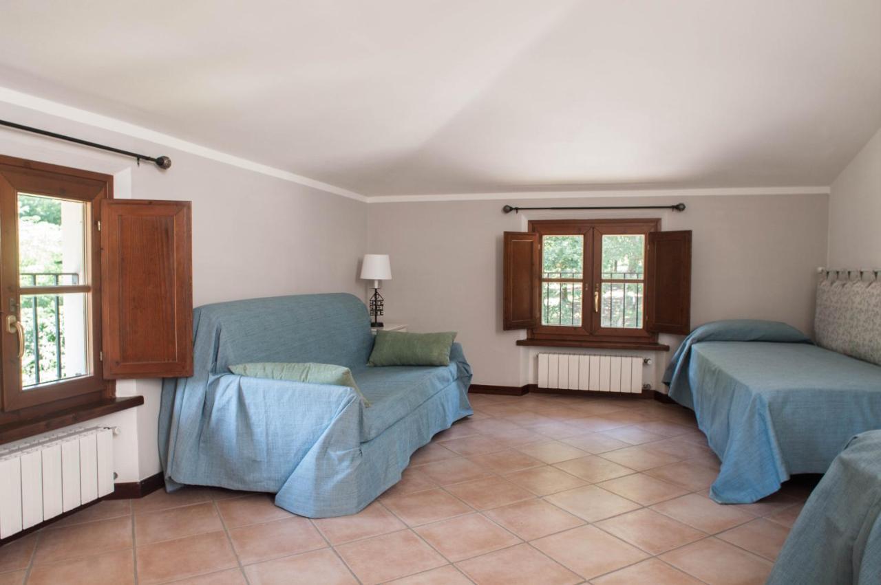 CASALE LA FATA -tipico toscano immerso nelle colline tra Lucca e Versilia, 6 appartamenti indipendenti Camaiore Esterno foto