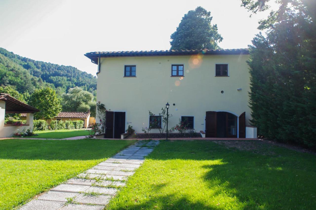 CASALE LA FATA -tipico toscano immerso nelle colline tra Lucca e Versilia, 6 appartamenti indipendenti Camaiore Esterno foto