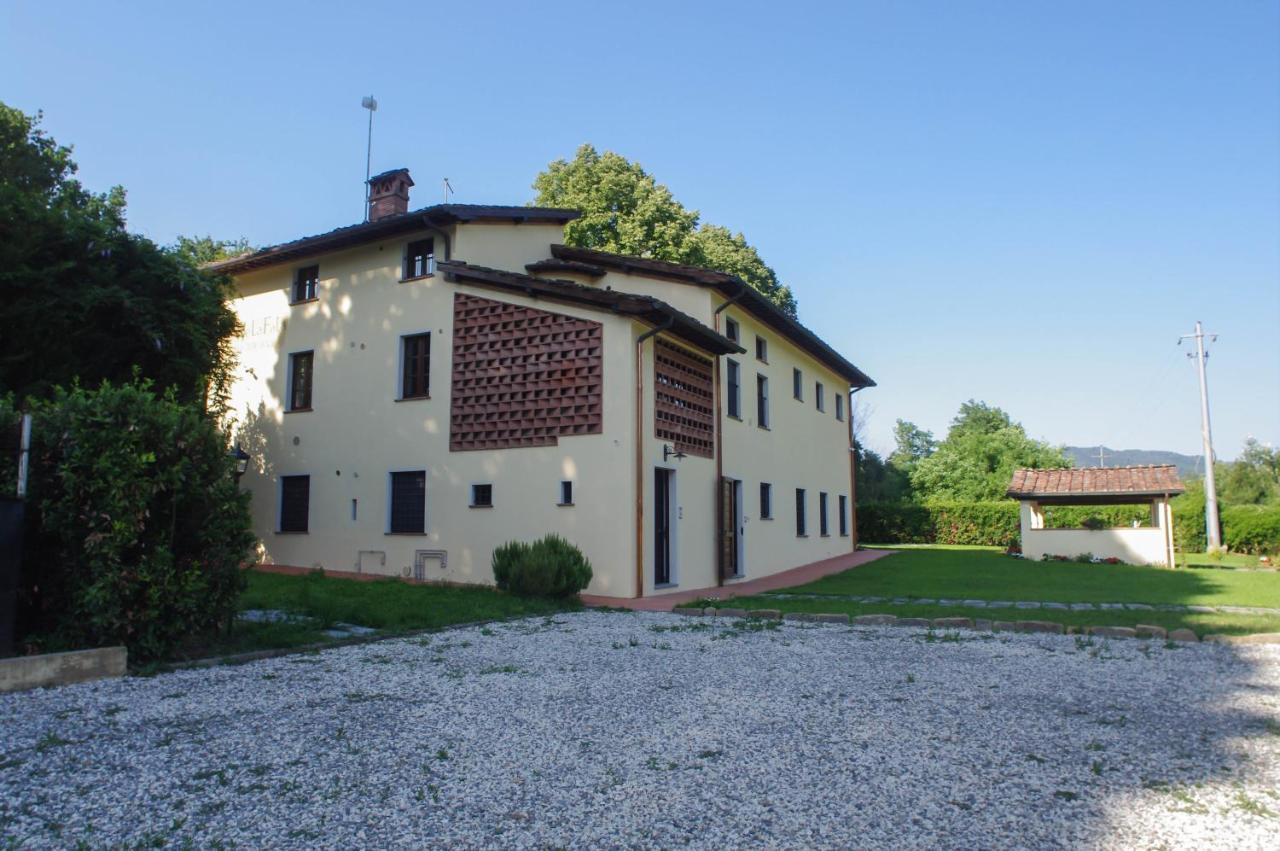 CASALE LA FATA -tipico toscano immerso nelle colline tra Lucca e Versilia, 6 appartamenti indipendenti Camaiore Esterno foto