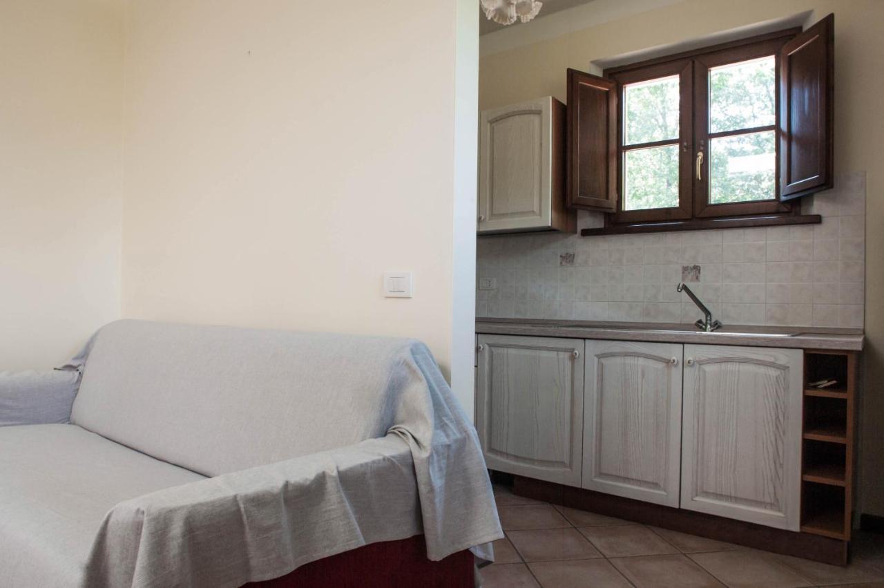 CASALE LA FATA -tipico toscano immerso nelle colline tra Lucca e Versilia, 6 appartamenti indipendenti Camaiore Esterno foto
